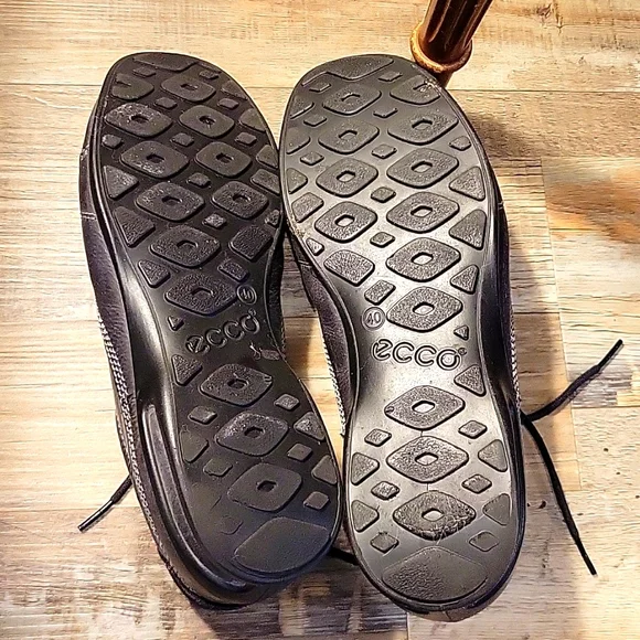 ECCO Women's Leather Oxford Shoes - Picture 6 of 10